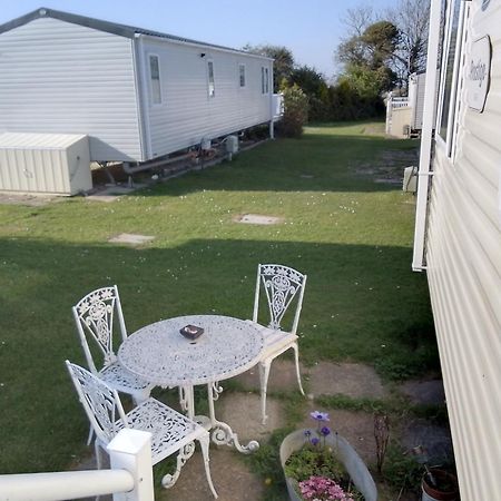 Private Caravan Situated At Parkdean Holiday Resort St Margaret'S At Cliffe Number 18 Экстерьер фото