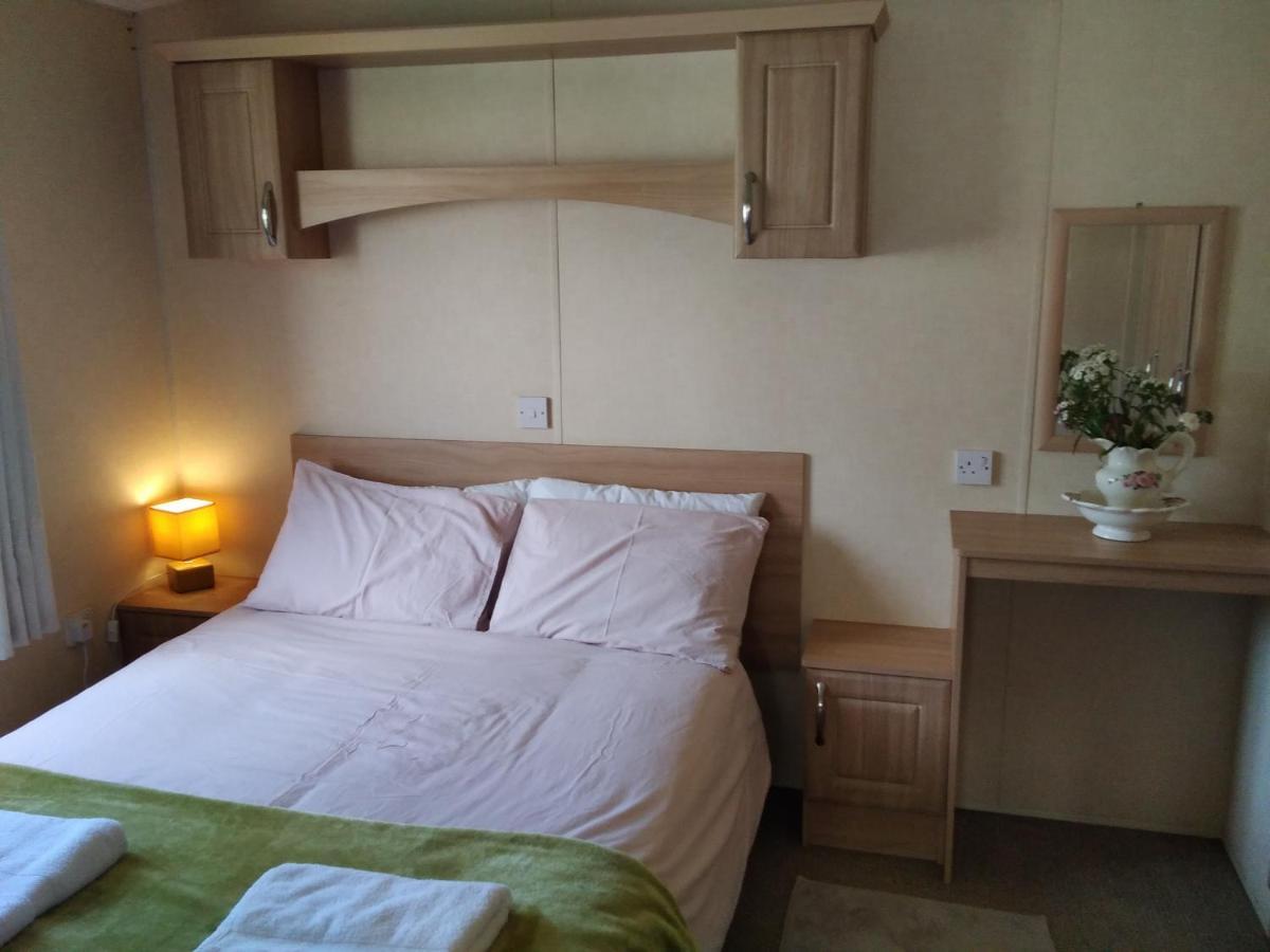 Private Caravan Situated At Parkdean Holiday Resort St Margaret'S At Cliffe Number 18 Экстерьер фото