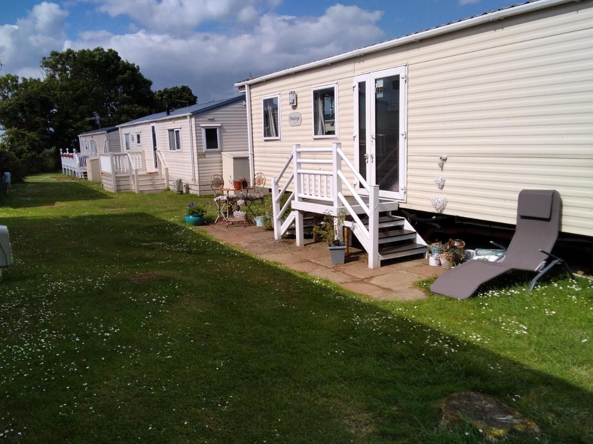 Private Caravan Situated At Parkdean Holiday Resort St Margaret'S At Cliffe Number 18 Экстерьер фото