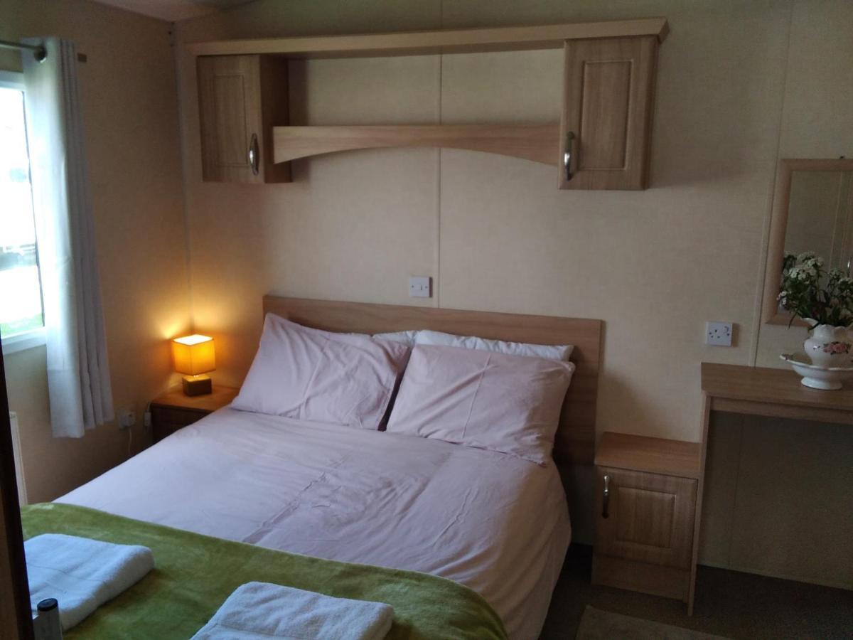 Private Caravan Situated At Parkdean Holiday Resort St Margaret'S At Cliffe Number 18 Экстерьер фото